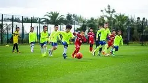 “广州首届城市篮球联赛决赛首回合热血对决”