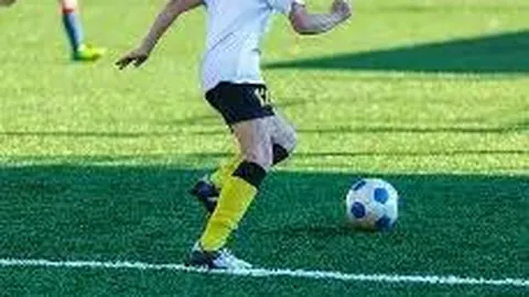 扬州高邮足球队勇攀高峰，再谱新篇章！